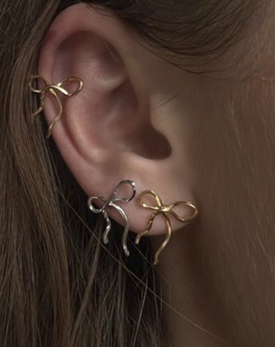 Stine A - Flow Bow Single Ørering - Sølvfarvet